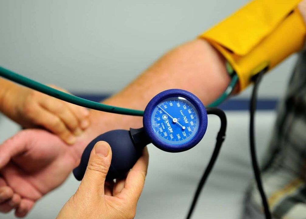 Ако имате хипертензија, треба правилно и редовно да го мерите крвниот притисок. 